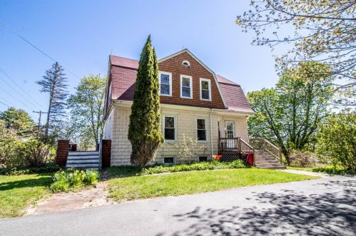 9 Winn Rd, Cumberland, ME 04021-3404