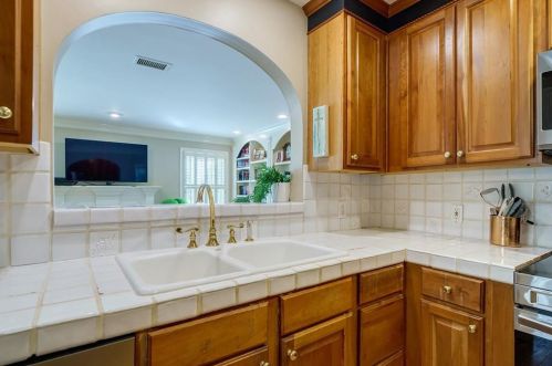 101 Bainbridge Dr, Atlanta GA  30327-4269 exterior