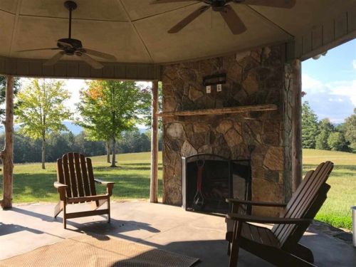 335 Cheohee Woods Rd, Tamassee, SC 29686-2617