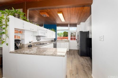5989 Grand Ave, Riverside CA  92504-1370 exterior