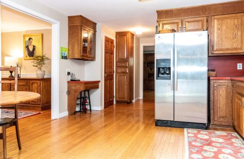 27 Crestview Ter, Stratham, NH 03885-2209