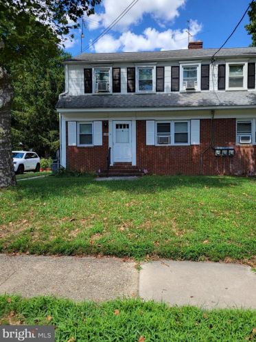 119 Hillcrest Ave, Camden, NJ 08108-1316