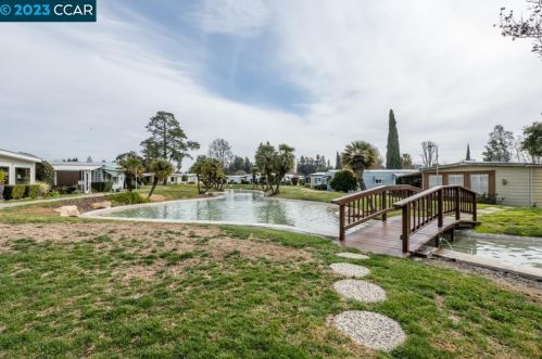 2348 Dalis Dr, Concord CA  94520-5424 exterior
