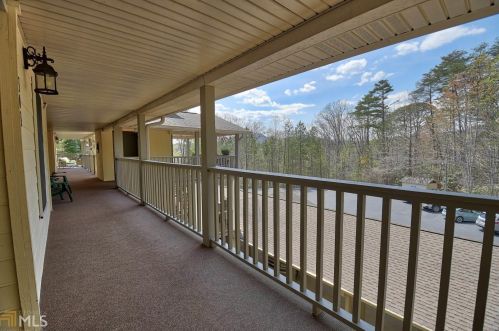 300 Ginger Creek Ln, Clayton, GA 30525-4180