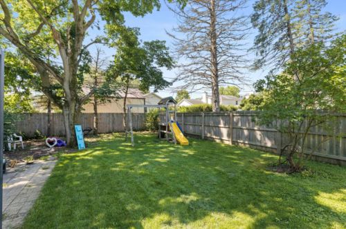 138 Thomas Dr, Sycamore IL  60178-1123 exterior