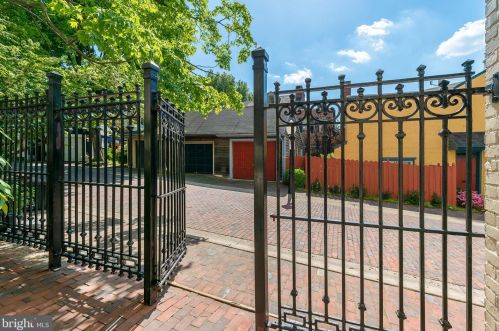 114 Vine St, Lancaster PA  17602-3550 exterior