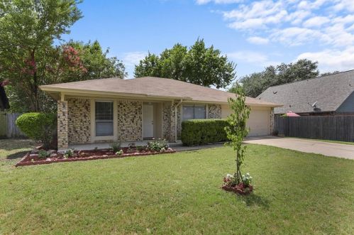 3913 Anewby Way, Fort Worth TX  76133-6805 exterior