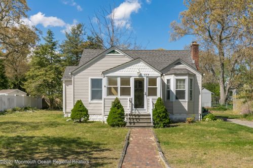 177 Vansant Ave, Island Heights, NJ 08732-7901