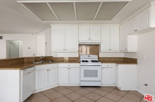 9193 Middlefield Dr, Riverside CA  92508-6258 exterior