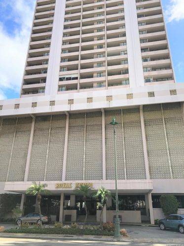 2240 Kuhio Ave, Honolulu HI  96815-2898 exterior