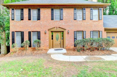 5599 Fern Creek Dr, Lilburn, GA 30047-6295