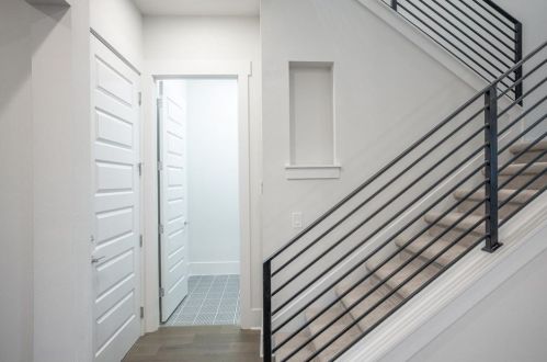 2011 Belford Dr, Austin TX  78757-8207 exterior