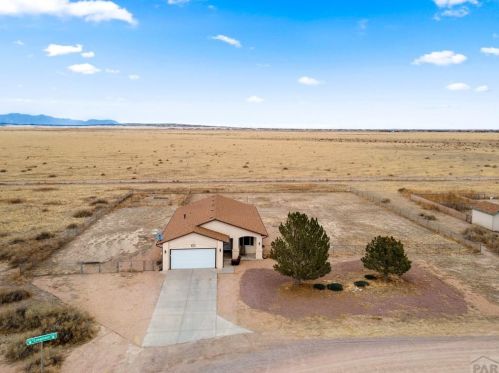 203 Longmont Dr, Pueblo, CO 81007-1407