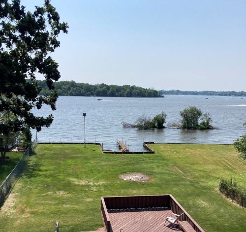 27657 Lake Shore Dr, Spring Grove IL  60081-9139 exterior