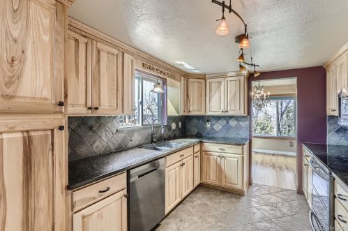 17118 Evans Dr, Aurora CO 80013-1248 exterior