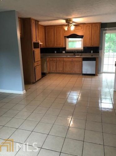 95 Highland Cir, Stockbridge, GA 30281-4643
