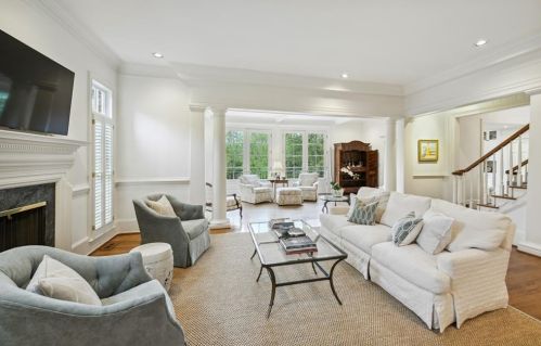 1041 Farmington Ln, Atlanta GA  30319-2811 exterior