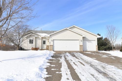 945 Iris Ct, Spectacle Lake, MN 55008-3737