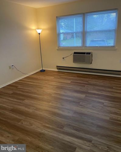 19 Yorktowne Pkwy, Lakehurst, NJ 08759-6349