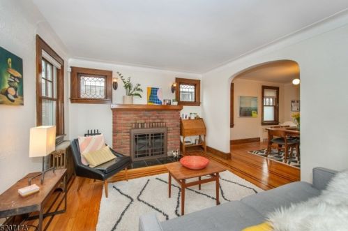 8 Ferncliff Rd, Bloomfield, NJ 07003-5414