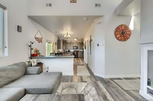 19312 58 Pl, Denver CO 80019-2027 exterior