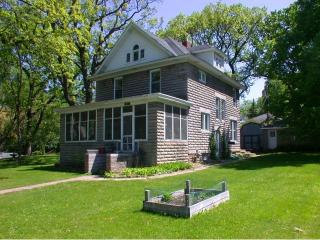 2446 1 Ave, Saint Paul MN  55109-3243 exterior