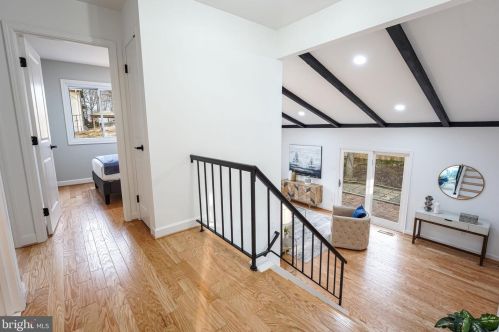 9063 Andromeda Dr, Springfield VA  22015-3509 exterior
