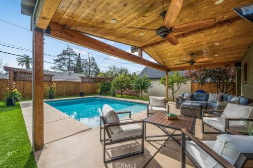 3980 Ramona Dr, Riverside CA  92506-1156 exterior