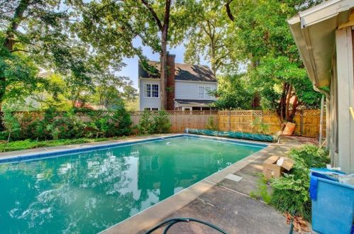1361 Briers Dr, Stone Mountain, GA 30083-1874