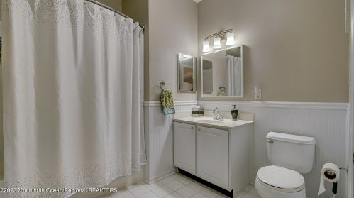 2 Commerce Sq, Trenton NJ  08691-4187 exterior