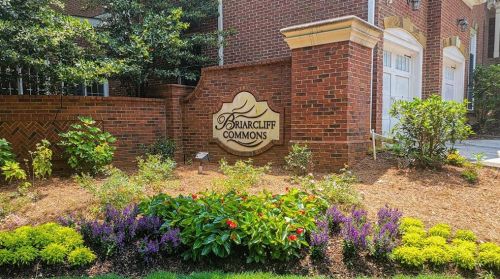 2352 Briarcliff Cmns, Atlanta GA  30345-2173 exterior