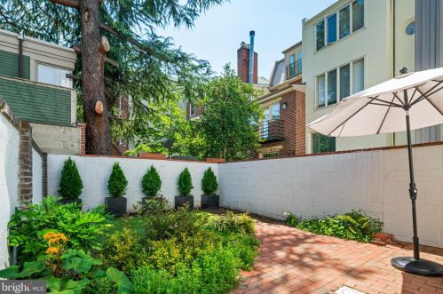 279 5 St, Philadelphia PA 19106-3715 exterior