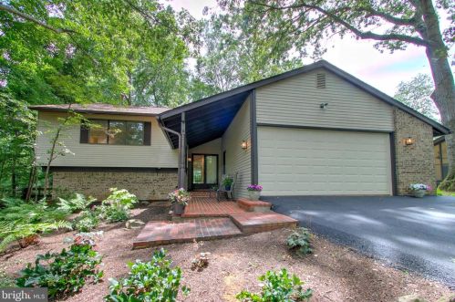 11247 Handlebar Rd, Herndon, VA 20191-3907