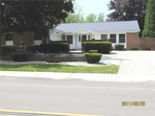 4250 Lake Rd, Erie, PA 16505-1414
