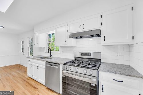 543 Charing Cross Dr, Marietta GA  30066-2556 exterior