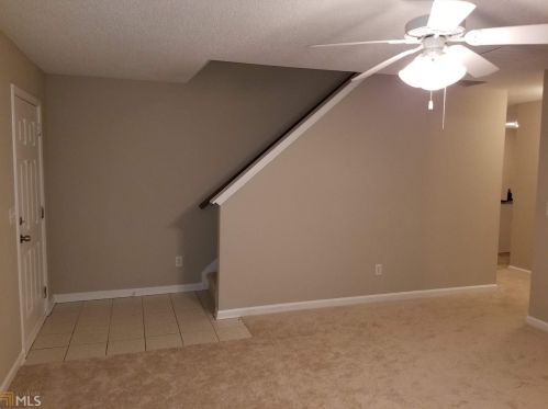 6026 Creekerton Blvd, Mcdonough GA  30252-1001 exterior