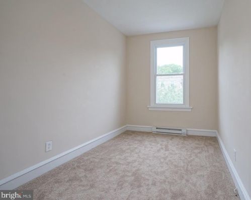 114 Ctr St, Camden NJ  08109-2201 exterior