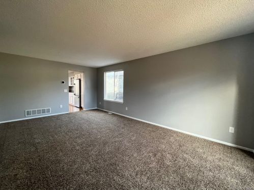 19083 Chenango Cir, Aurora CO 80015-4946 exterior