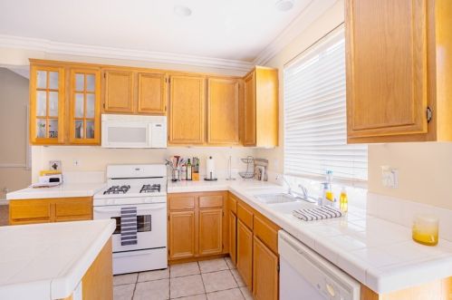 8482 Alexandria St, Riverside CA  92508-8109 exterior