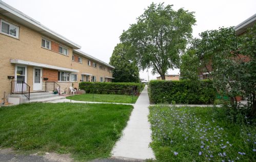 35 Judith Ann Dr, Mount Prospect, IL 60056-2106