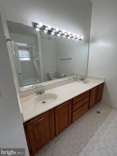 7 Dawn Vw Ct, Silver Spring MD 20904-1252 exterior