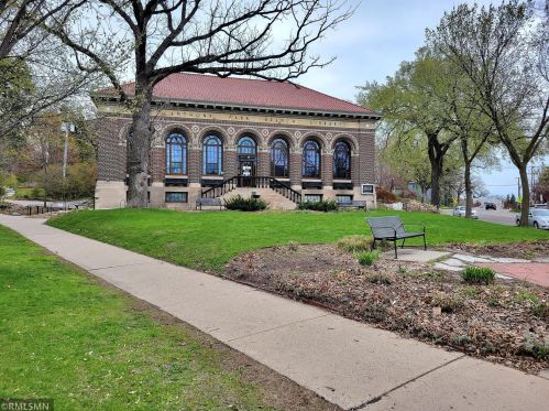 2277 Carter Ave, Saint Paul MN  55108-1661 exterior