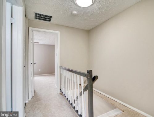 8359 Bark Tree Ct, Springfield VA  22153-3832 exterior