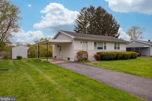 2624 Chapel Rd, Lancaster, PA 17603-5915
