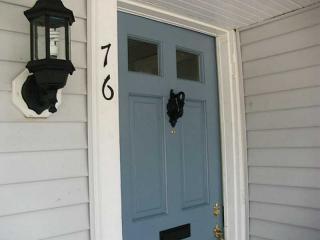 76 Autumn St, Cranston, RI 02910-5334