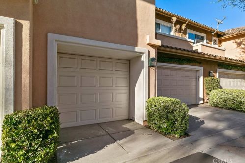 3305 Ladrillo Aisle, Irvine CA  92606-0821 exterior