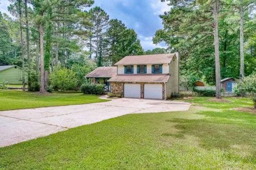 202 Farmbrook Pkwy, Stockbridge, GA 30281-1157