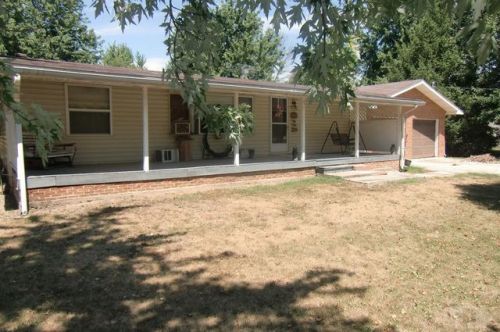 703 Adeline Rd, Cliffland IA  52501-5421 exterior