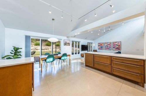 7100 Dunkirk Dr, Austin TX  78736-1805 exterior