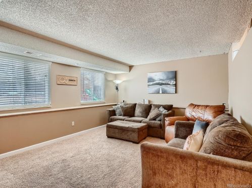 5321 Pagosa Way, Aurora CO 80015-2452 exterior